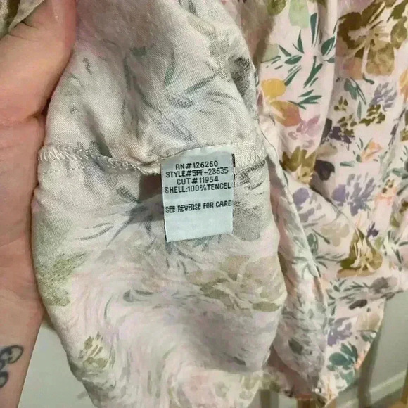 Velvet Heart Frayed Tank Top Women’s Floral Shirt Size Medium - Picture 3 of 7